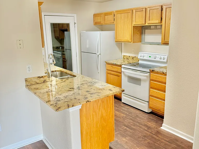 1546 Legend Trail Dr #B — Photo 5