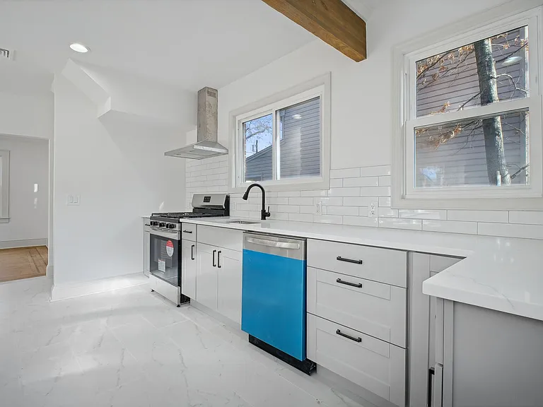 344 Marlboro Rd — Photo 8