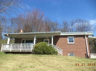 3120 Haberlein Rd, Gibsonia, PA 15044