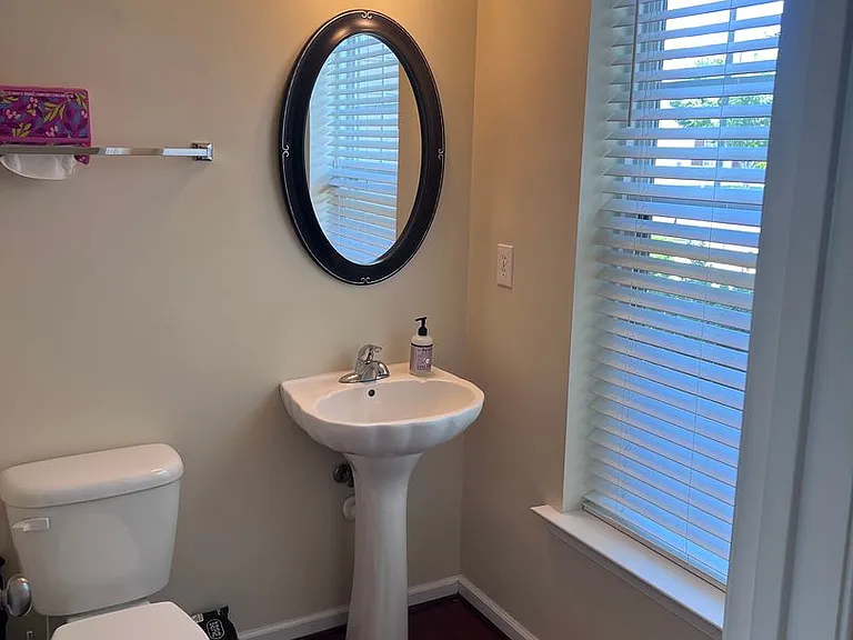 13 Hampshire Glen Pkwy — Photo 9