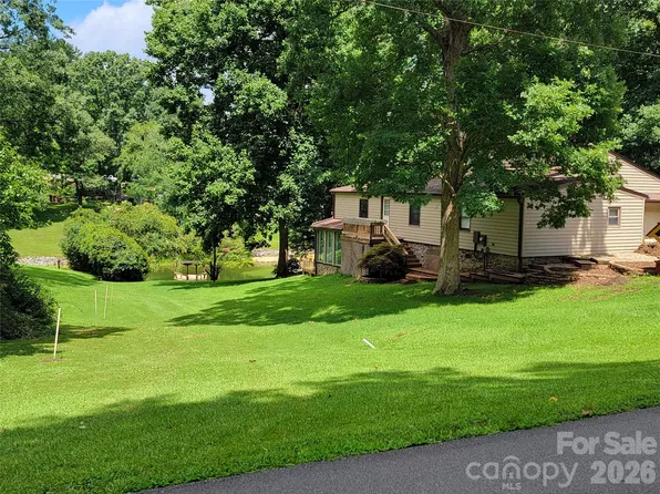 7224 Right Angle St, Sherrills Ford, NC 28673