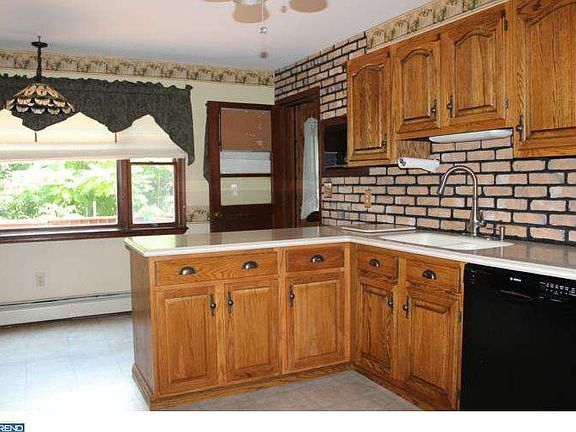 5th image of 305 Wedgewood Dr
