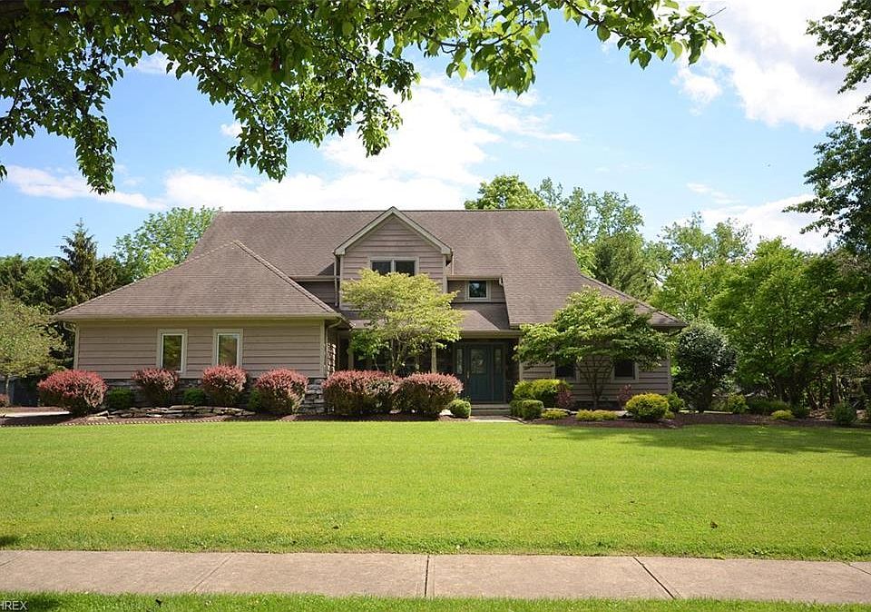 1st image of 39439 Evergreen Dr