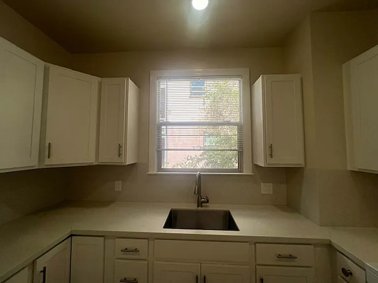 573 Wesley Ave #4 — Photo 44