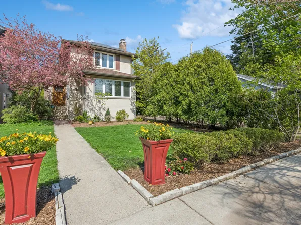 2152 Grey Ave, Evanston, IL 60201