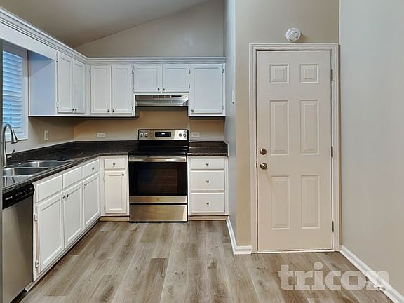 5th image of 210 Kennedy Dr