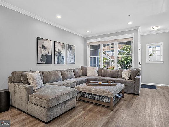 3rd image of 117 Old Plantation Way #117