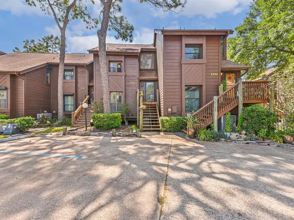 2104 Crows Nest Dr, League City, TX 77573