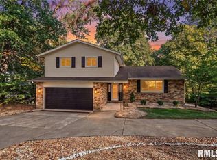 11 Boulder Point Dr, Springfield, IL 62711