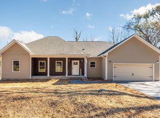 407 Tuckaseege Rd, Mount Holly, NC 28120
