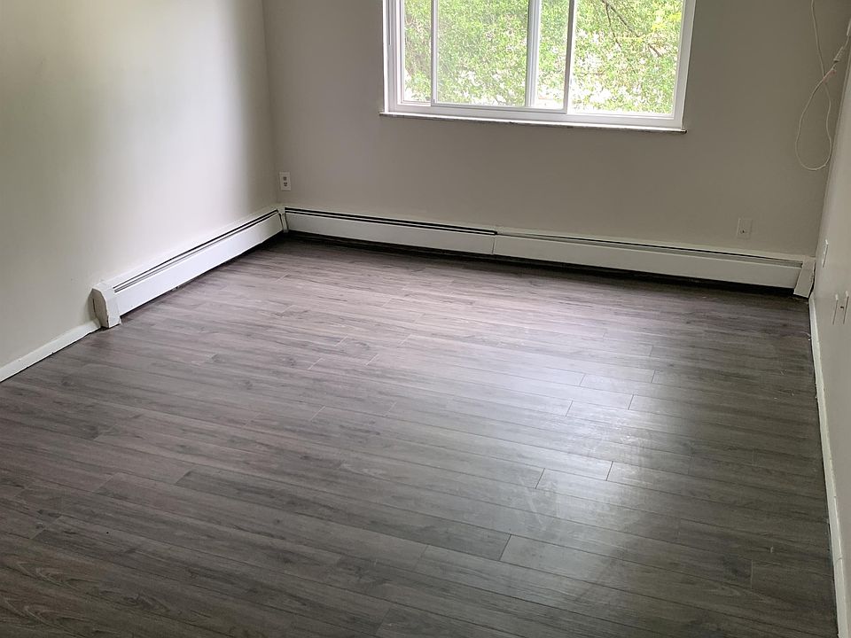 1st image of 2427 Vine St