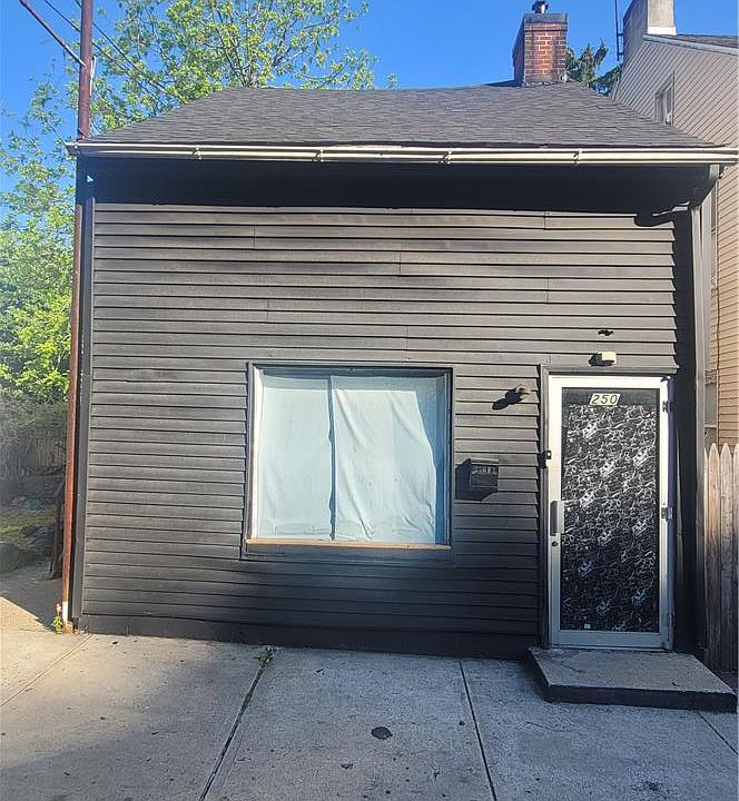 1st image of 250 E Hamilton St