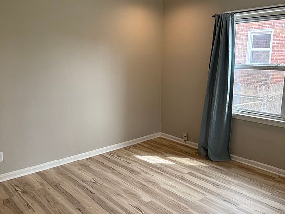 5th image of 19456 Stoepel Ave