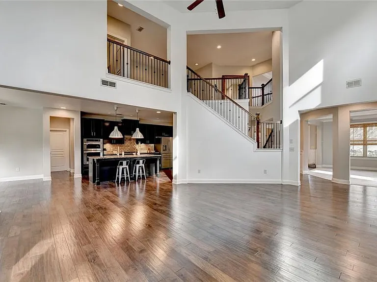 2540 Maple Ridge Ln — Photo 16