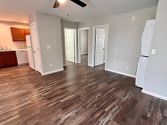 3rd image of 703 Dry Creek Rd #X