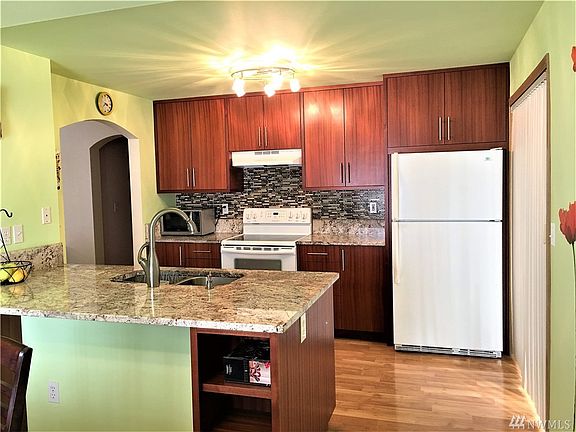 3rd image of 1202 35th Ct SE