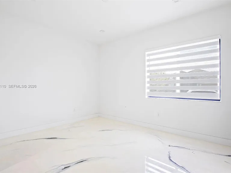 17745 SW 45th St — Photo 8