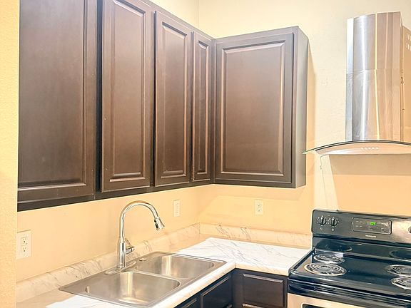 3rd image of 151 N Fountain St #203