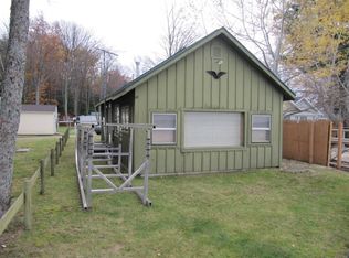 328 Devonshire Dr, Prudenville, MI 48651