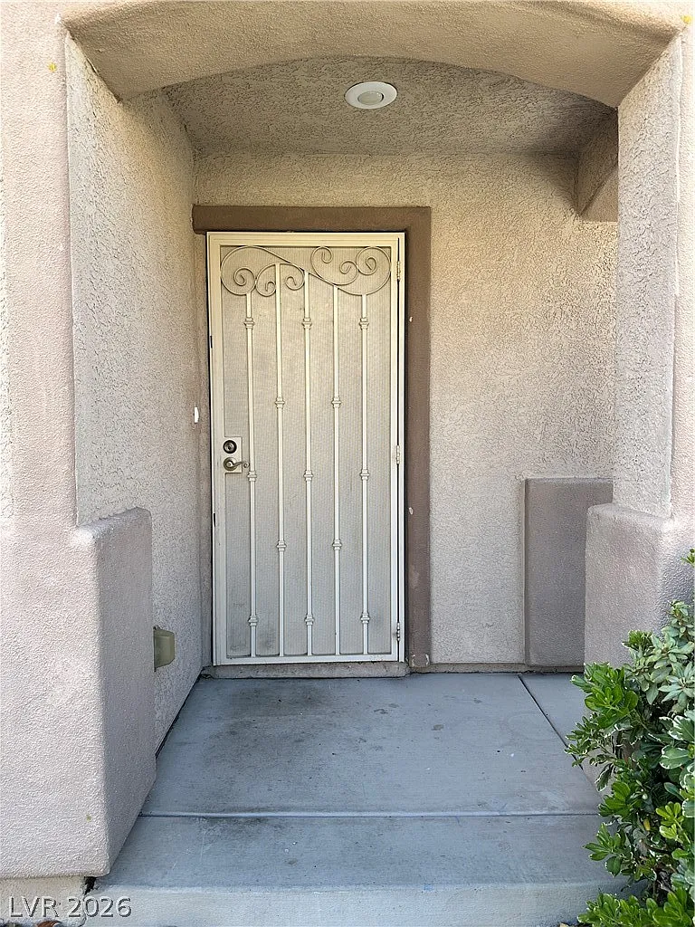 3 bed, 2.5 bath, 1732 sqft, $1,800 — Photo 2