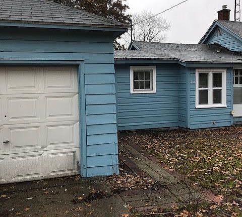 Detached, One-Stall Garage