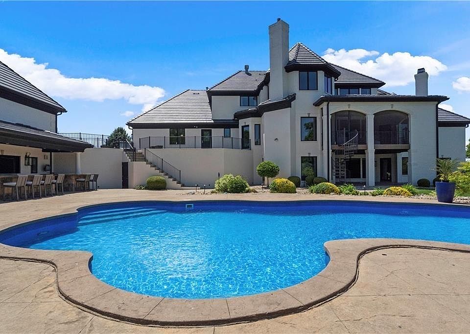 1st image of 20711 Benson St