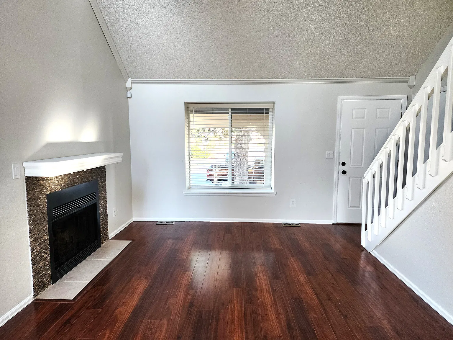 20071 E Bellewood Dr — Photo 4
