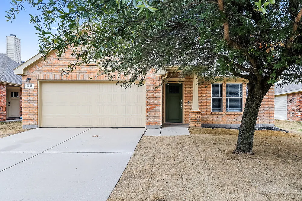 3 bed, 2.0 bath, 1669 sqft, $2,250 — Photo 1
