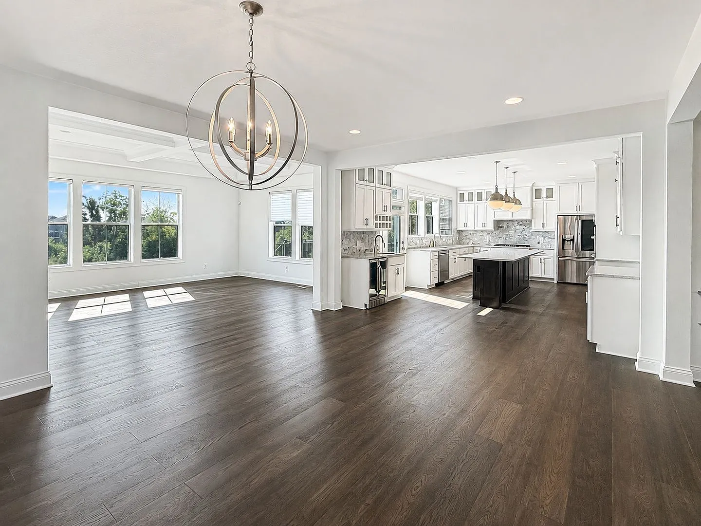 5 bed, 5.0 bath, 4780 sqft, $4,750 — Photo 4