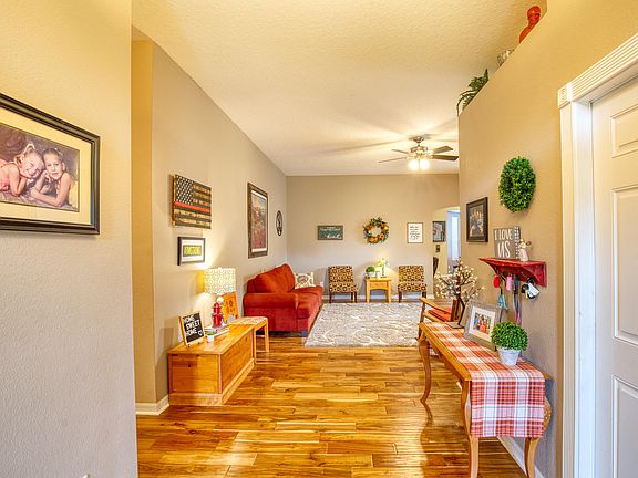5th image of 31 Black Pine Way