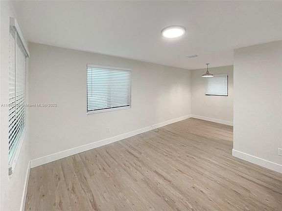 3rd image of 3040 Ohio St #3040