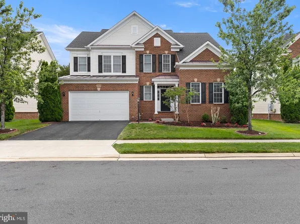 23276 Fallen Hills Dr, Ashburn, VA 20148