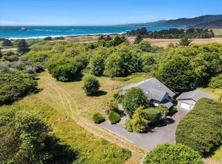 14590 Ocean View Dr, Smith River, CA 95567