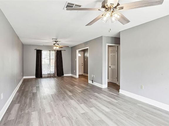 3rd image of 815 W Crystal Ct