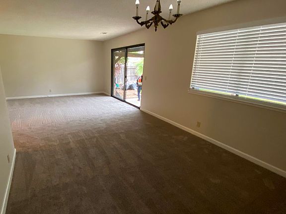 5th image of 130 Quietwood Dr