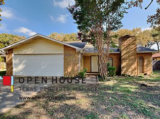 3725 Aspenwood Dr, Bedford, TX 76021