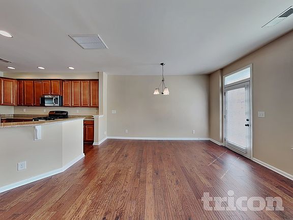 2nd image of 22351 Market St