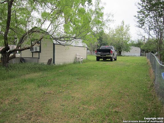 4th image of 546 Lakeshore Dr S