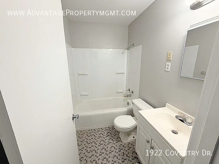 1922 Coventry Dr — Photo 15