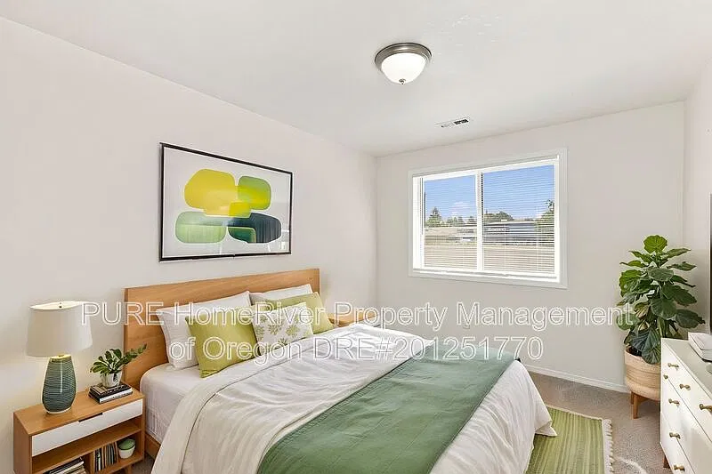 3 bed, 2.5 bath, 1200 sqft, $1,945 — Photo 2