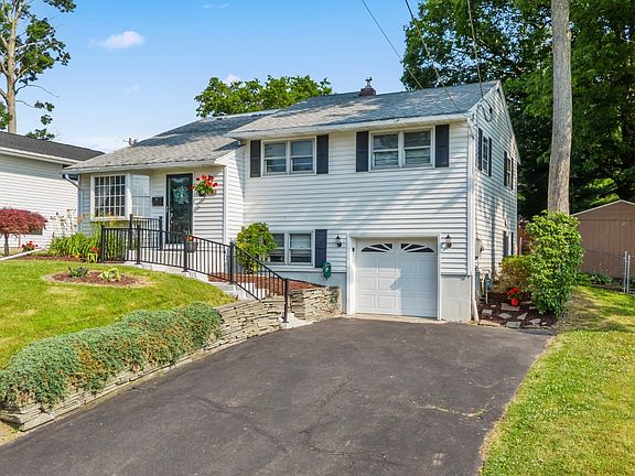2nd image of 3003 Smith Dr