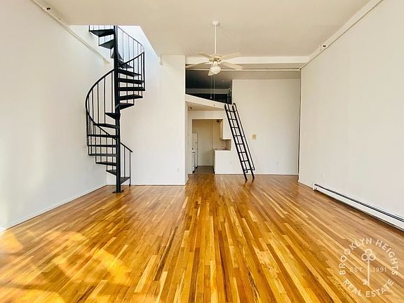 3rd image of 373 Pacific St