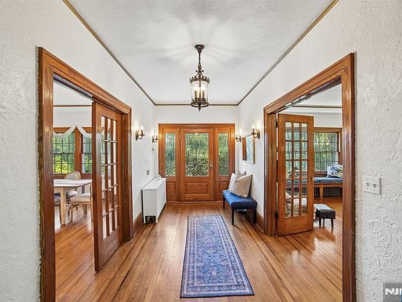 5th image of 157 Sussex Road