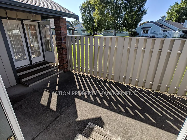 882 N Oxford Way — Photo 28