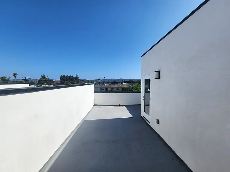 6061 Fulton Ave #6 — Photo 57