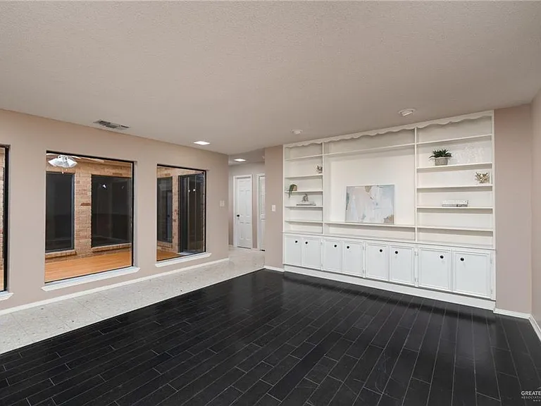 428 Vermont Ave — Photo 8
