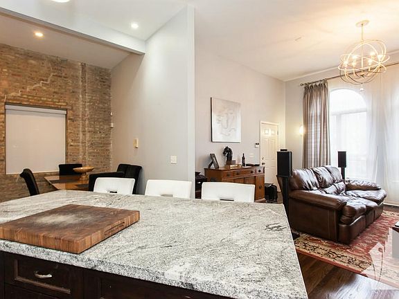 5th image of 2113 W Washington Blvd #1D