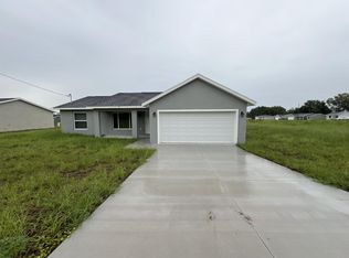 9 Maple Ln, Ocklawaha, FL 32179