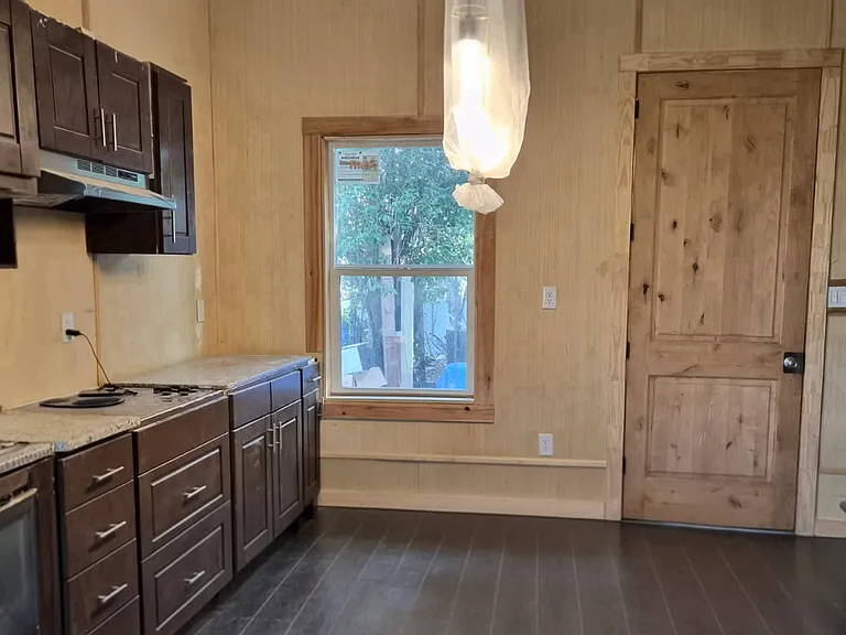 1206 S Comal #2 — Photo 2