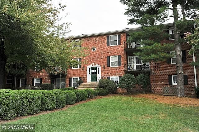 1st image of 3975 Lyndhurst Dr APT 302